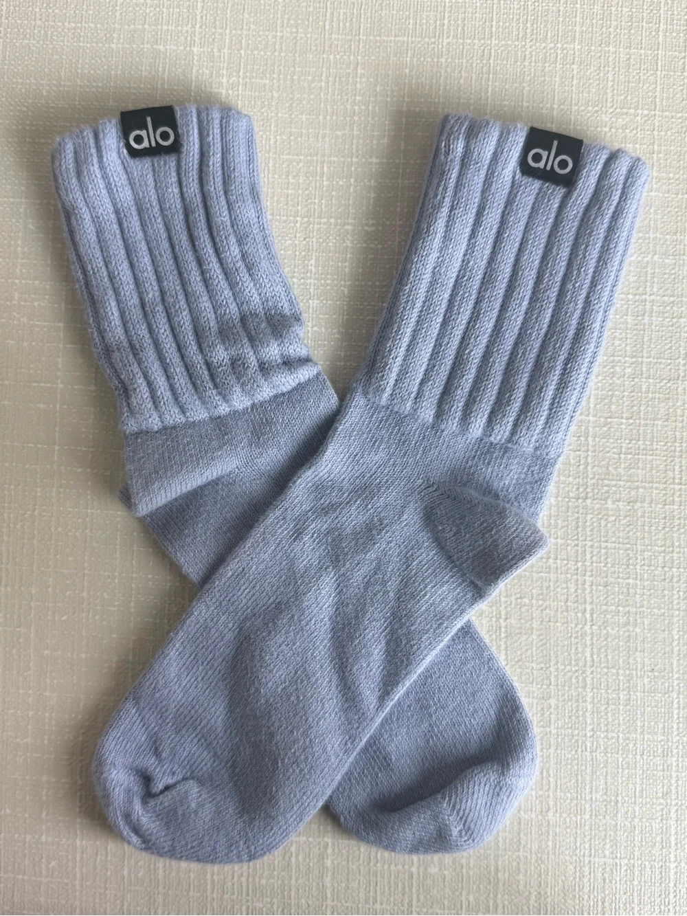 ALO Yoga Unisex Half-Crew Scrunch Sock - never worn